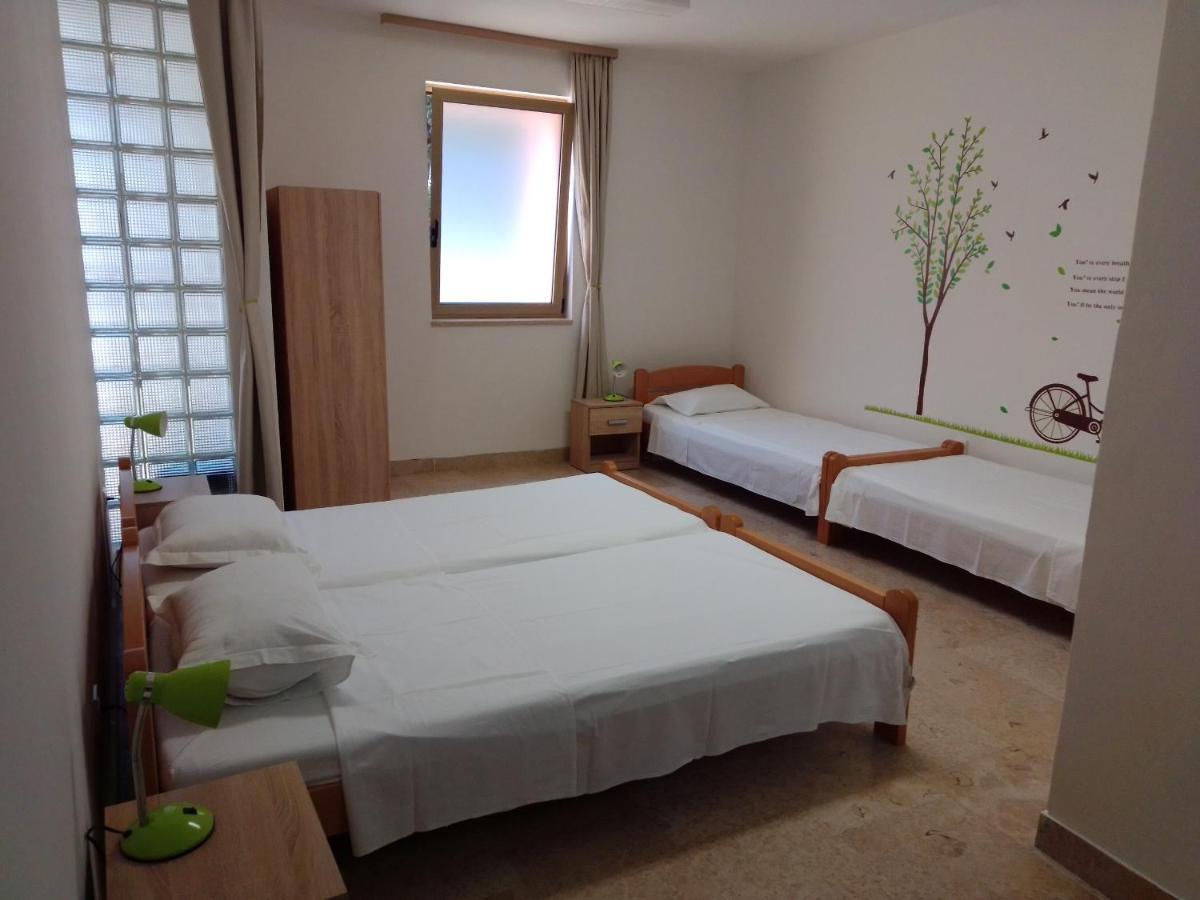 Apartman Sendi Pula Exteriör bild