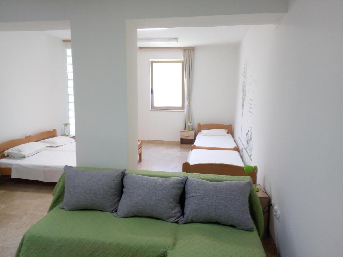 Apartman Sendi Pula Exteriör bild