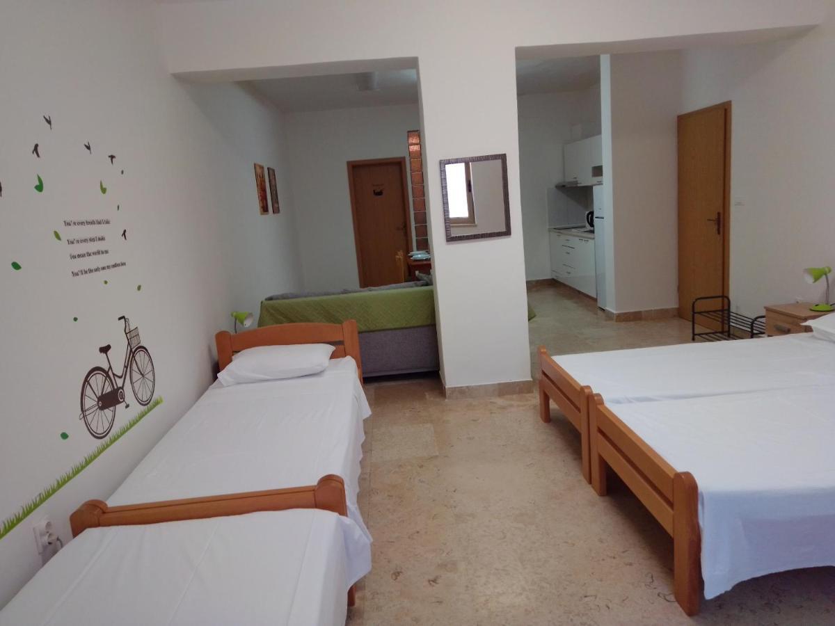 Apartman Sendi Pula Exteriör bild