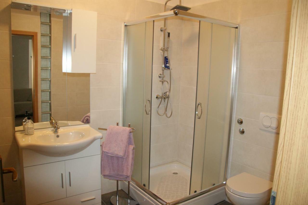 Apartman Sendi Pula Exteriör bild